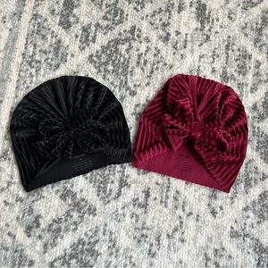 2 NEW 🐰🎄Bunny Velvet Hats SZ Small Christmas